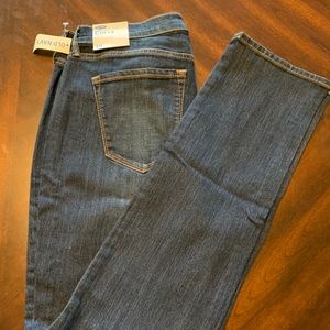 NWT Old Navy Curvy Straight Jeans. Sz 10.